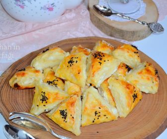 Peynirli Üçgen Börek